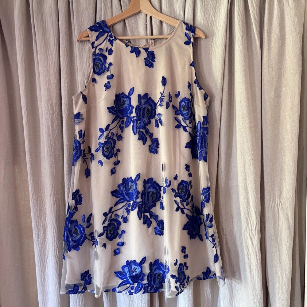 ECI New York Sleeveless Blue Floral Embroidered Mesh Dress Keyhole Back Bow 1X